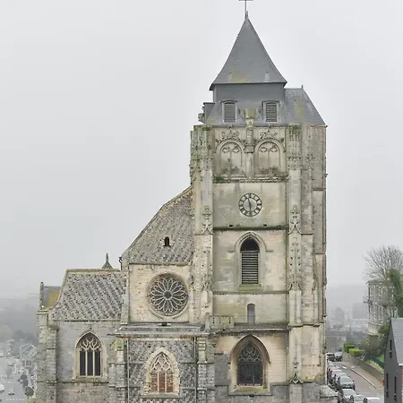 A Vos Pieds Vue 180 Port Et Eglise * Le Tréport